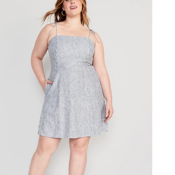 NWT OLD NAVY Fit & Flare Matching Tie-Strap Mini Dress Color: Blue Stripe L - Picture 3 of 9